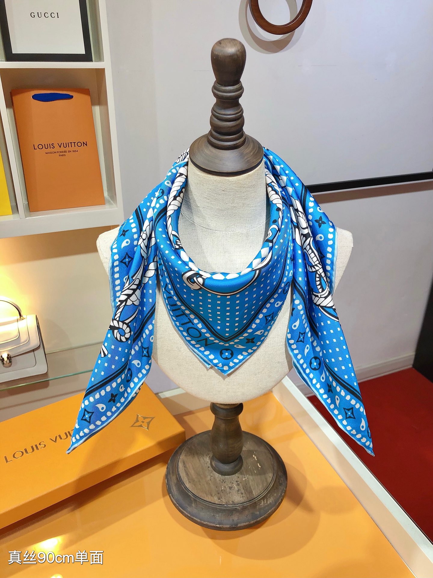 LV Sailor Bandana Square 90 M79799